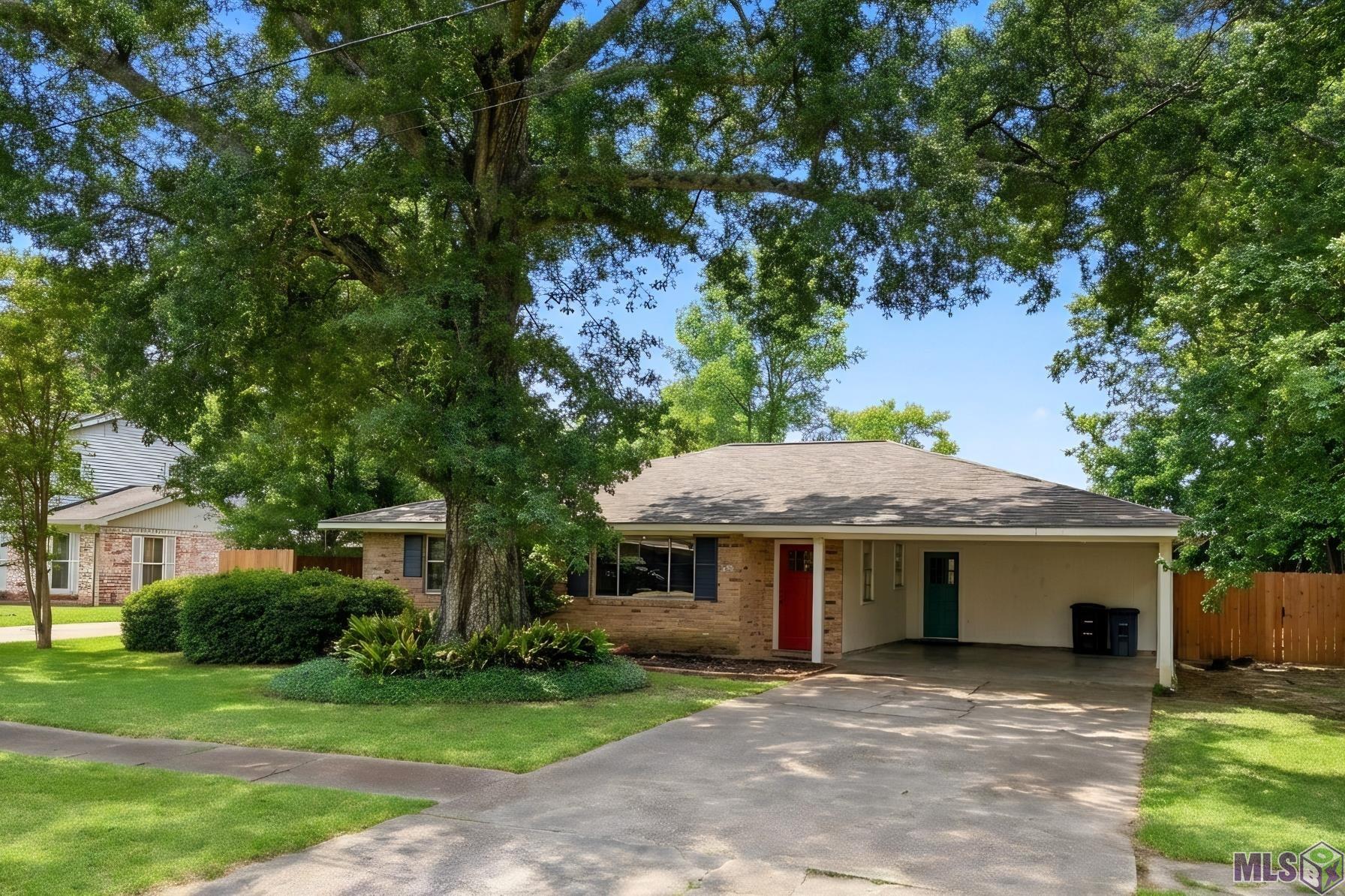 9042 Keaty Drive Baton Rouge, LA 70816 - Photo 1 of 19