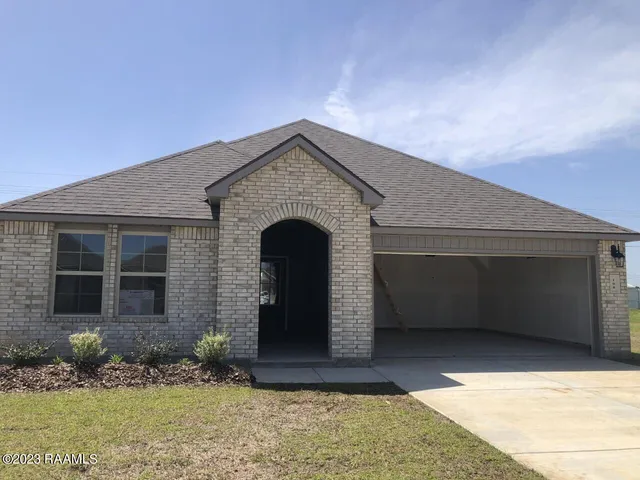 $2,000 | 108 Abbeywood Court, Youngsville, LA 70592