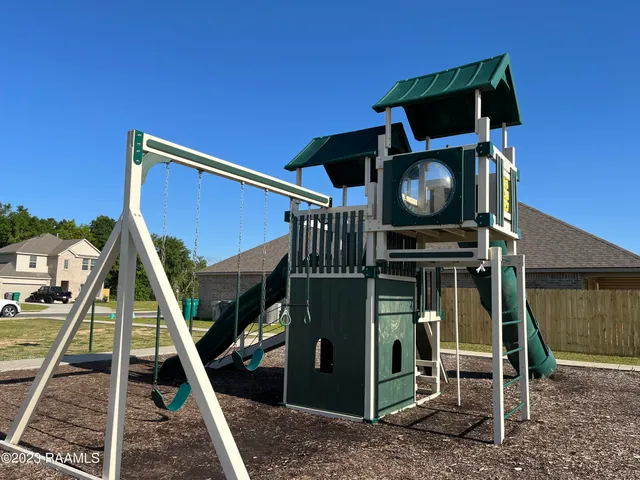 $2,000 | 108 Abbeywood Court, Youngsville, LA 70592