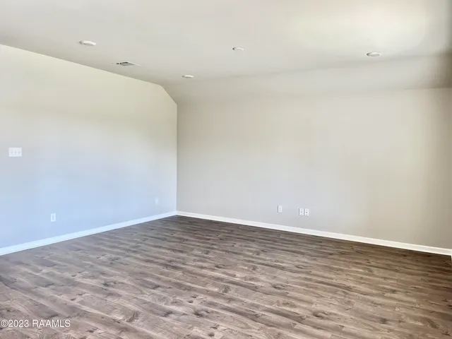 $2,000 | 108 Abbeywood Court, Youngsville, LA 70592