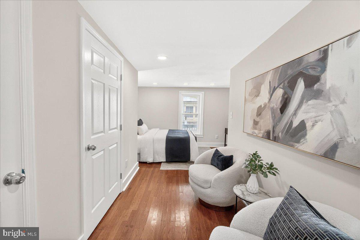 208 East Main Street Middletown, MD 21769 - Photo 14 of 54 Sitting area with 2 closets!