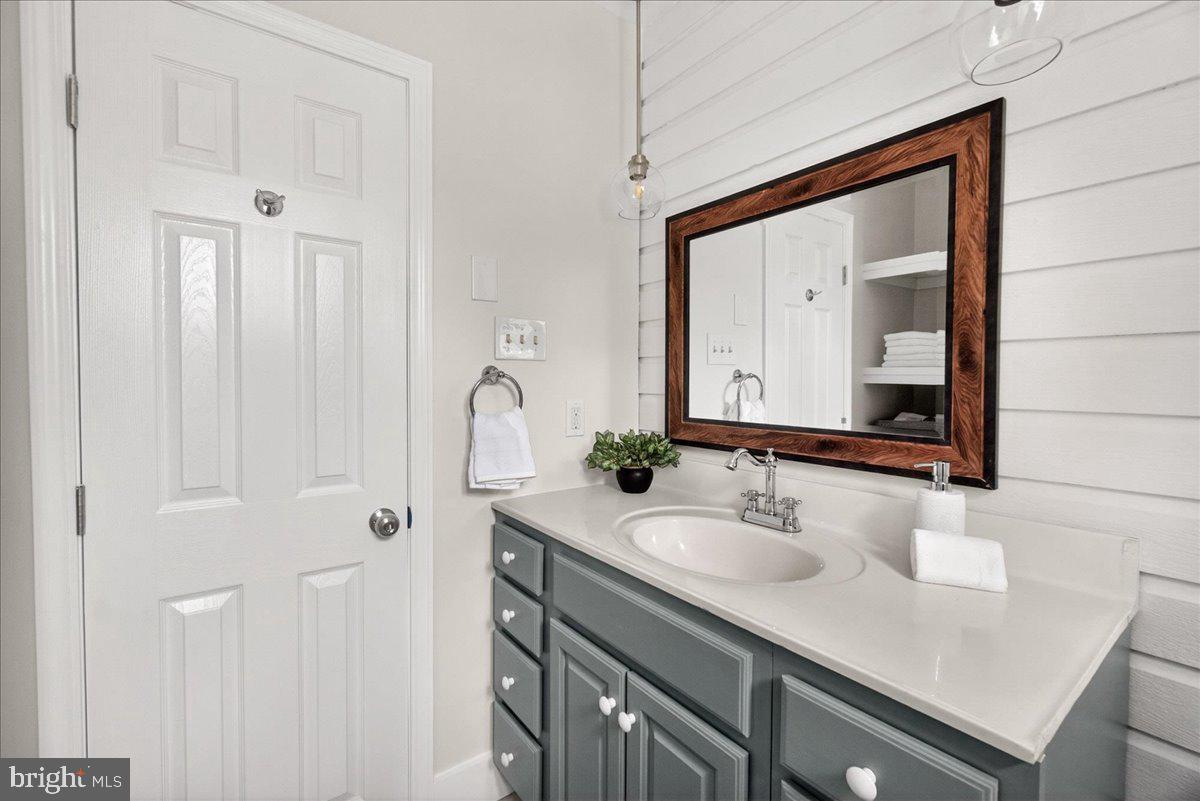 208 East Main Street Middletown, MD 21769 - Photo 19 of 54 Beautiful bath finishes & details!