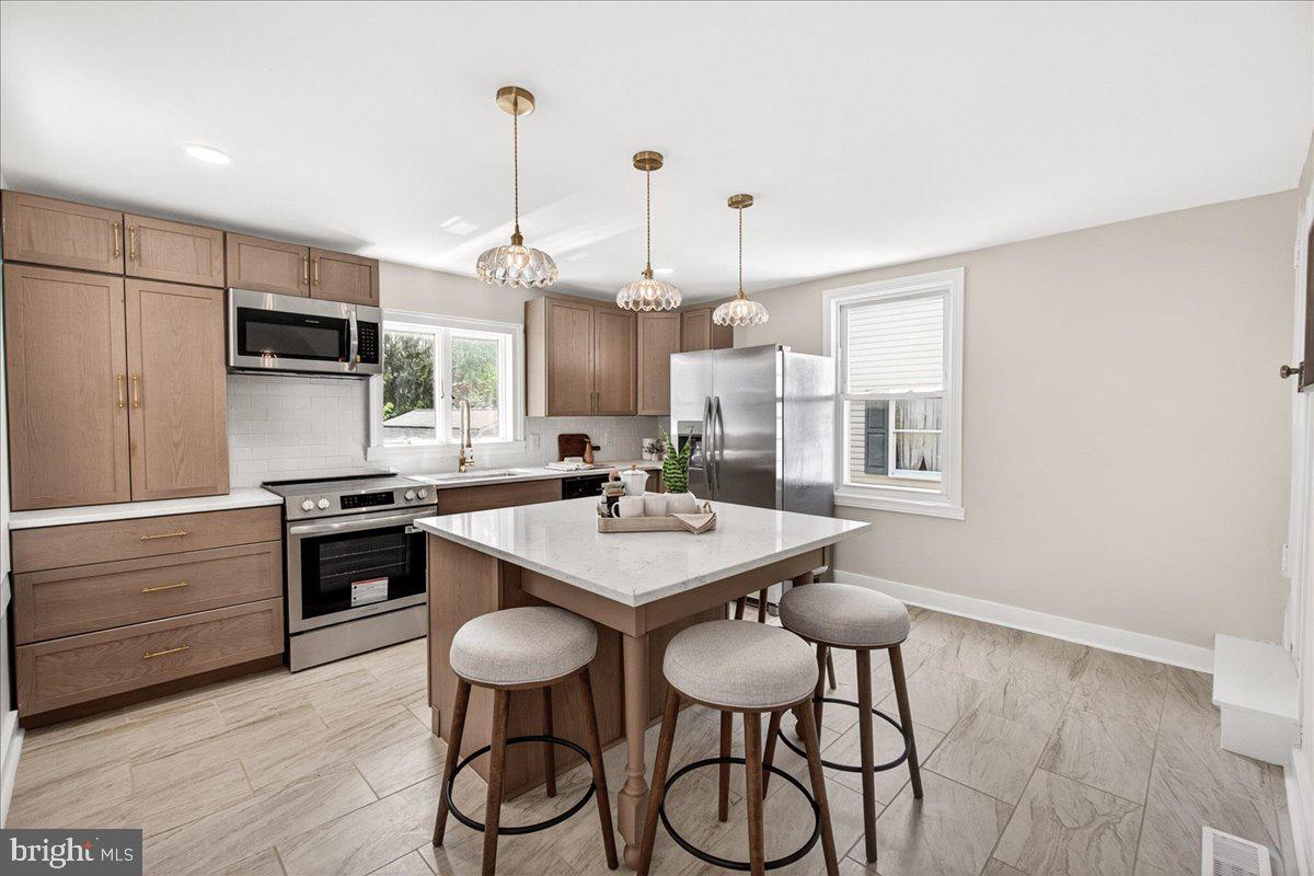 208 East Main Street Middletown, MD 21769 - Photo 2 of 54 Stunning Gourmet Kitchen!