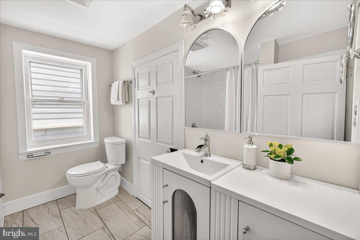 208 East Main Street Middletown, MD 21769 - Photo 21 of 54 Full bath on second floor