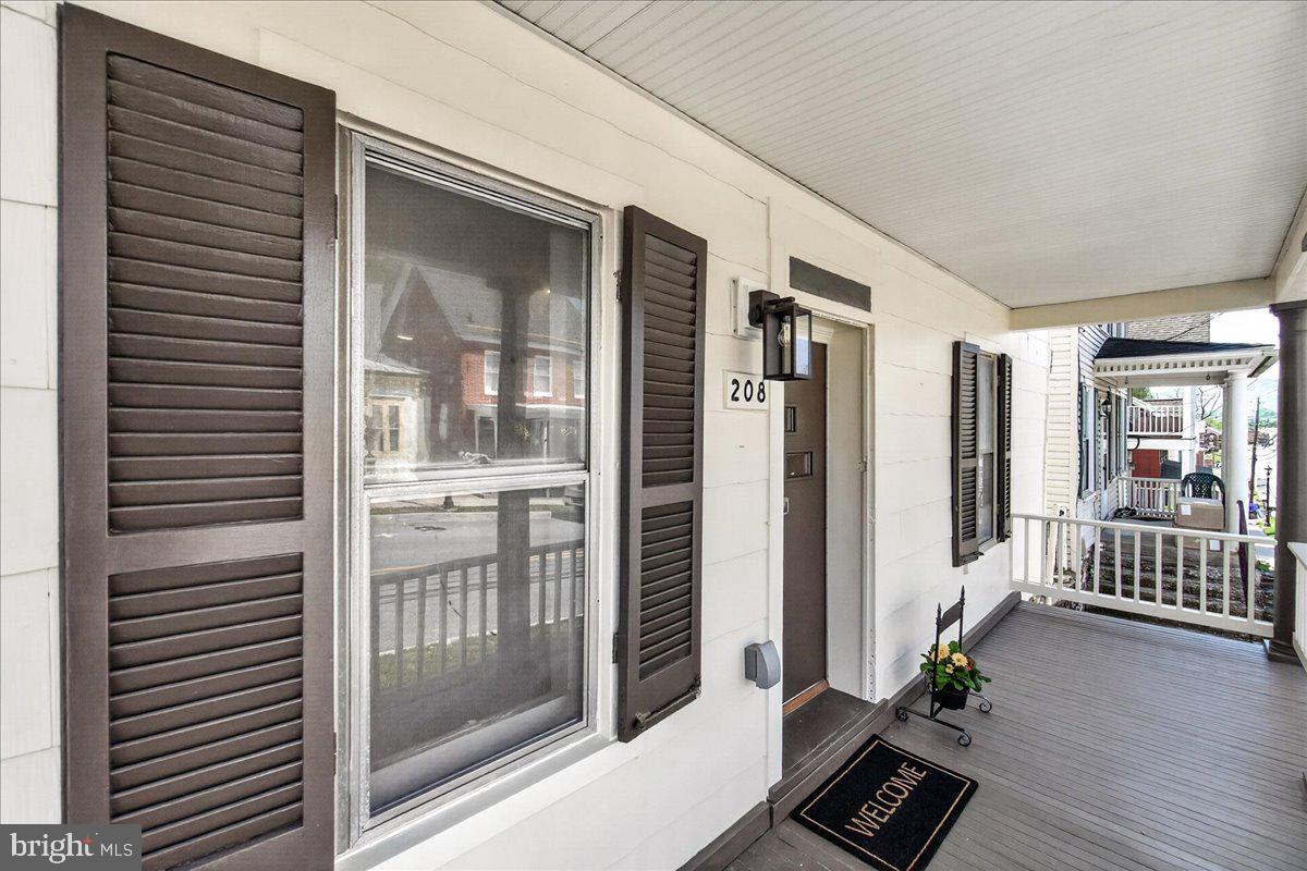 208 East Main Street Middletown, MD 21769 - Photo 28 of 54 Main level entrance!