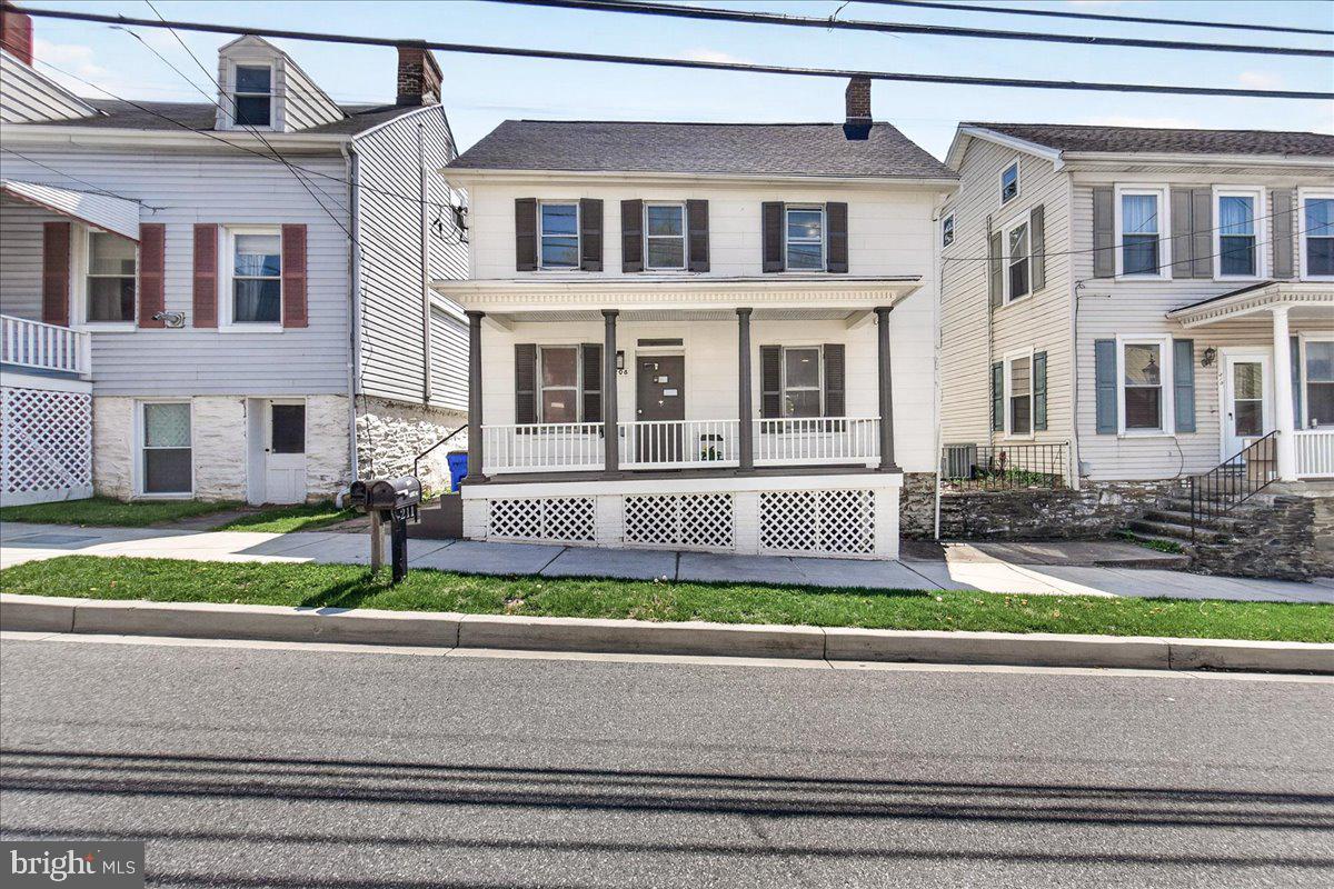 208 East Main Street Middletown, MD 21769 - Photo 9 of 54 Convenient location to shopping!