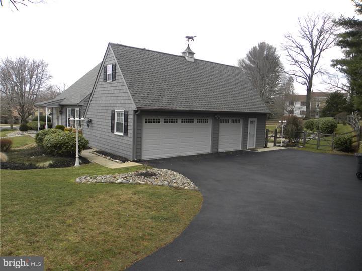 55 Snowflake Road Huntingdon Valley, PA 19006 - Photo 3 of 11 Gallery Image 3