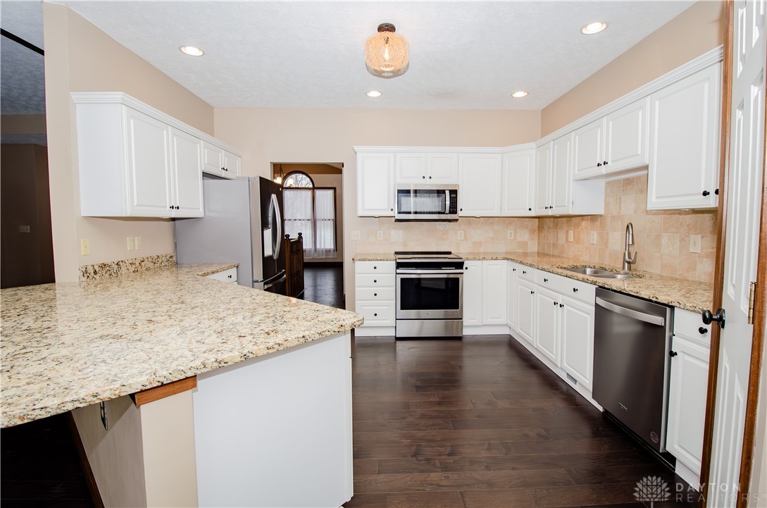 2719 Sycamore Ridge Court Dayton, OH 45431 - Photo 10 of 44 Kitchen