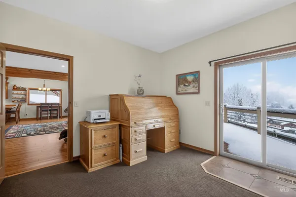$935,000 | 210 South 2nd Street, Elk River, ID 83827
