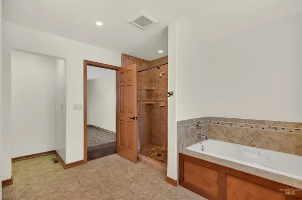 $935,000 | 210 South 2nd Street, Elk River, ID 83827