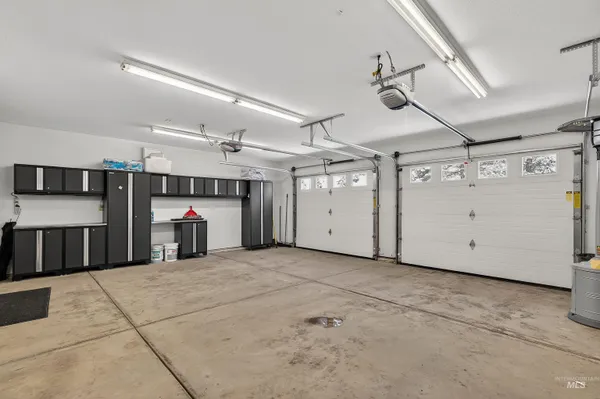 $935,000 | 210 South 2nd Street, Elk River, ID 83827