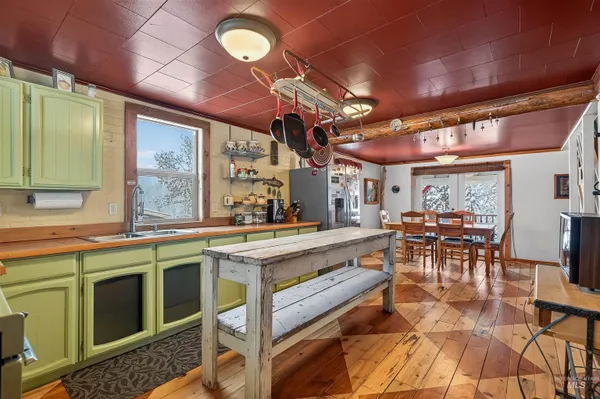 $935,000 | 210 South 2nd Street, Elk River, ID 83827