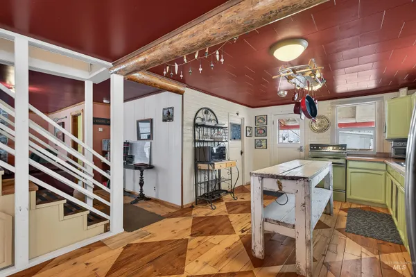 $935,000 | 210 South 2nd Street, Elk River, ID 83827