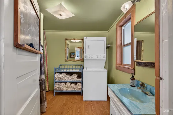 $935,000 | 210 South 2nd Street, Elk River, ID 83827