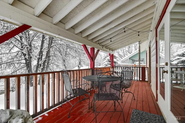 $935,000 | 210 South 2nd Street, Elk River, ID 83827