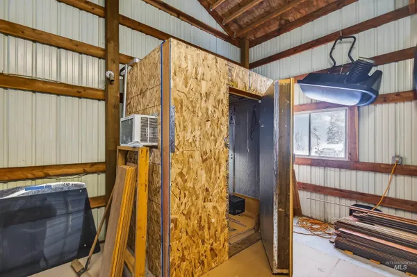 $935,000 | 210 South 2nd Street, Elk River, ID 83827