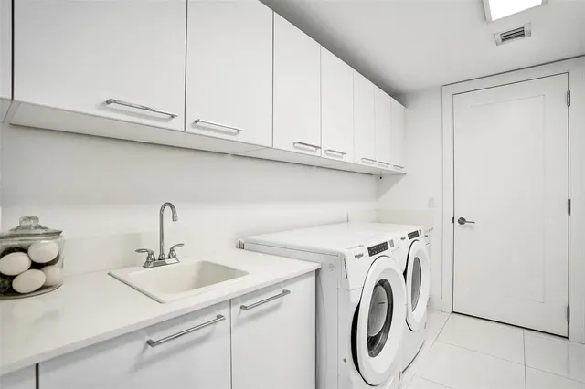 $12,000 | 100 East Las Olas Boulevard, Unit 2701, Fort Lauderdale, FL 33301