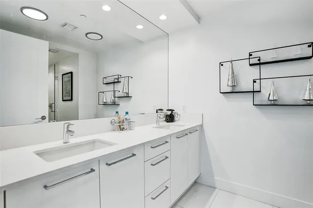 $12,000 | 100 East Las Olas Boulevard, Unit 2701, Fort Lauderdale, FL 33301