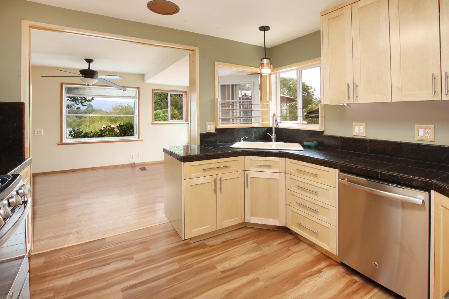 166 Amesti Road Watsonville, CA 95076 - Photo 16 of 47 Gallery Image 16