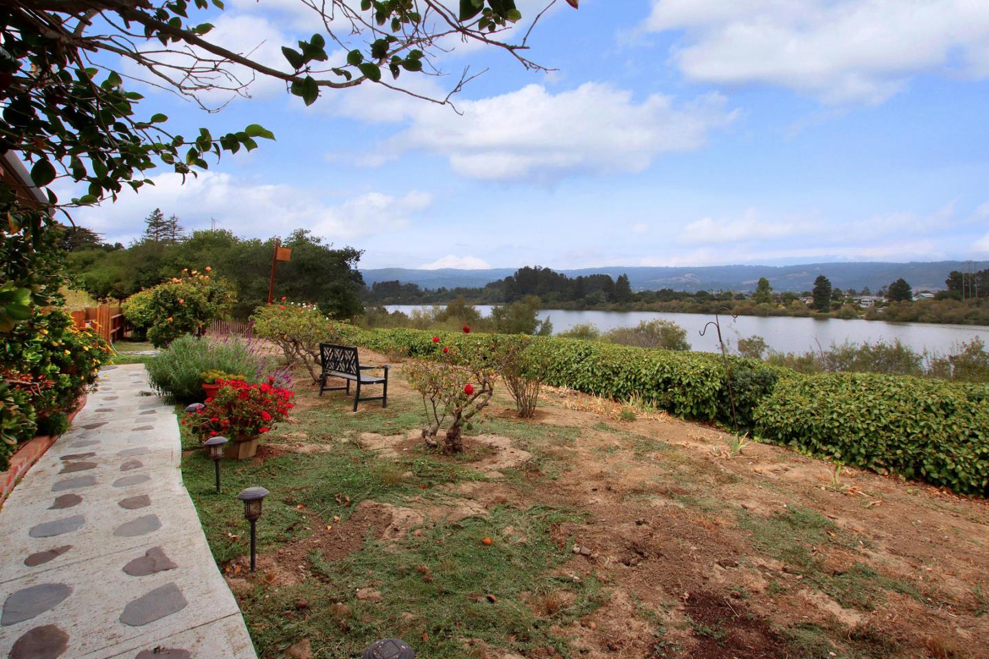 166 Amesti Road Watsonville, CA 95076 - Photo 9 of 47 Gallery Image 9