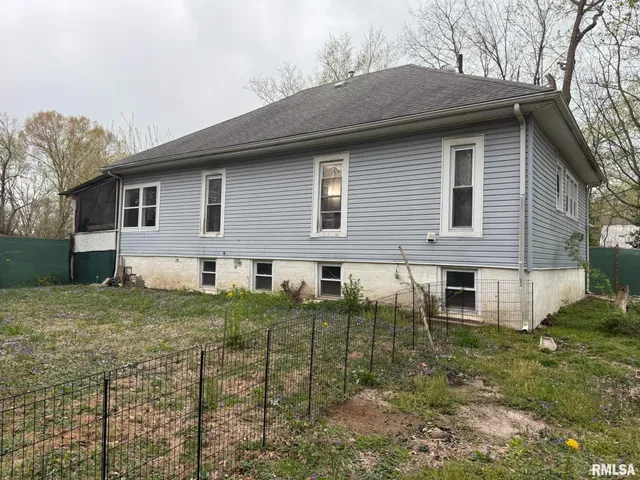 $60,000 | 315 West Furlong Street, Carrier Mills, IL 62917