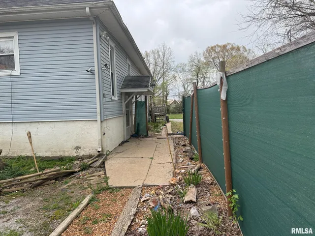 $60,000 | 315 West Furlong Street, Carrier Mills, IL 62917