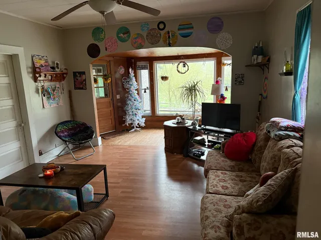 $60,000 | 315 West Furlong Street, Carrier Mills, IL 62917