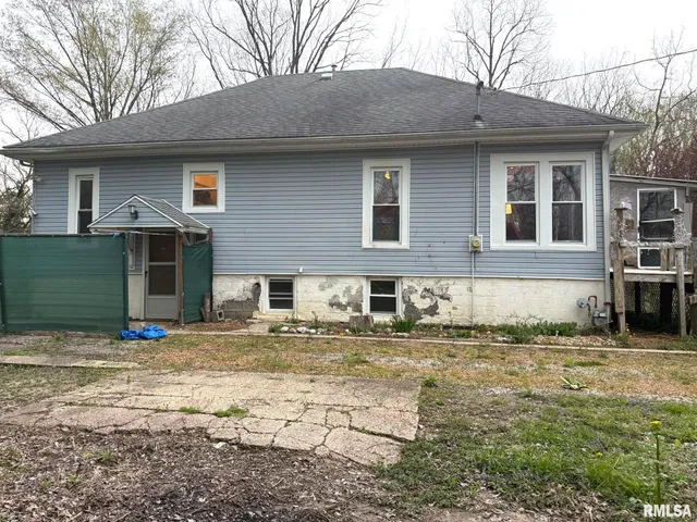 $60,000 | 315 West Furlong Street, Carrier Mills, IL 62917