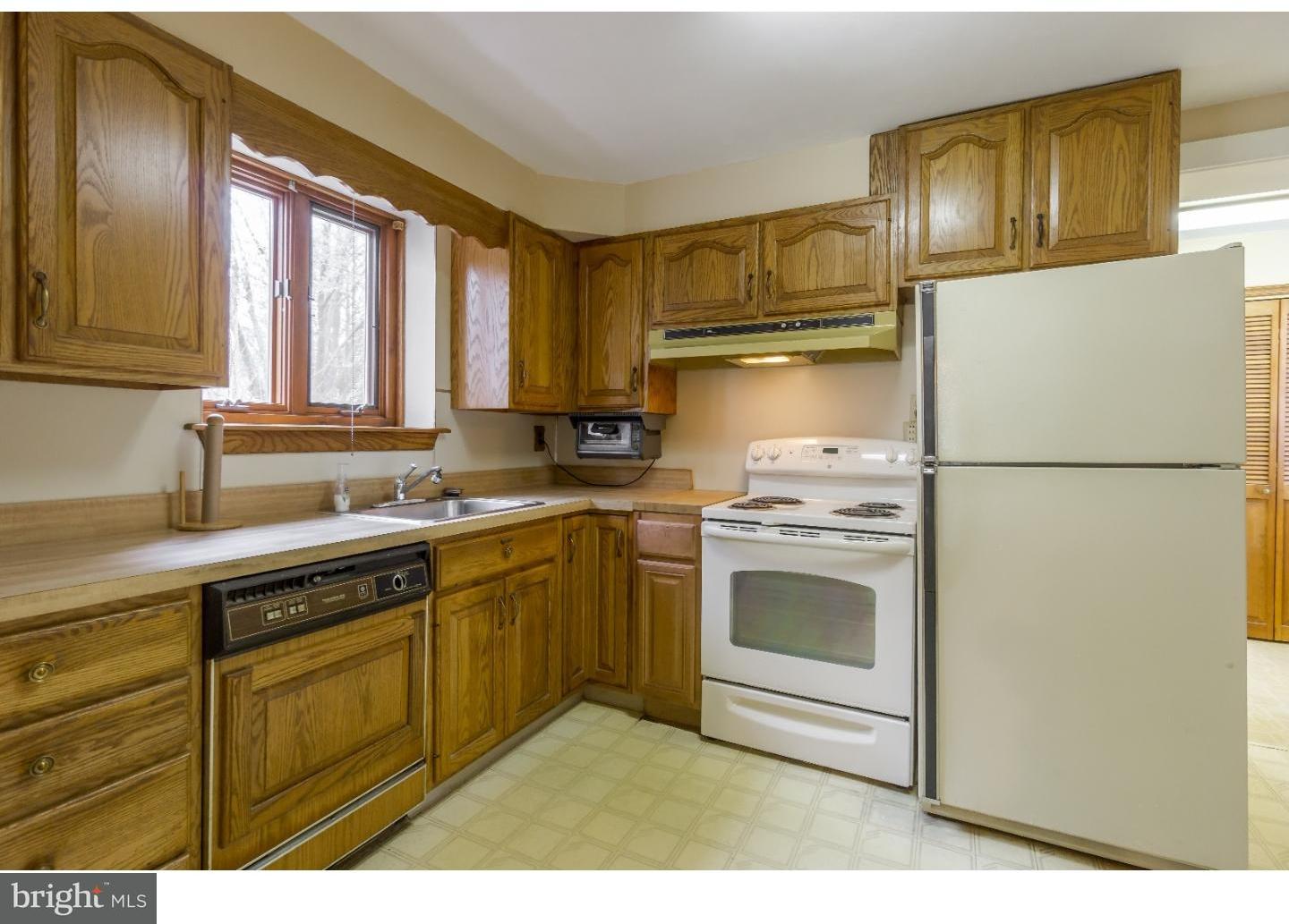 618 Prospect Road Springfield, PA 19064 - Photo 11 of 25 Kitchen