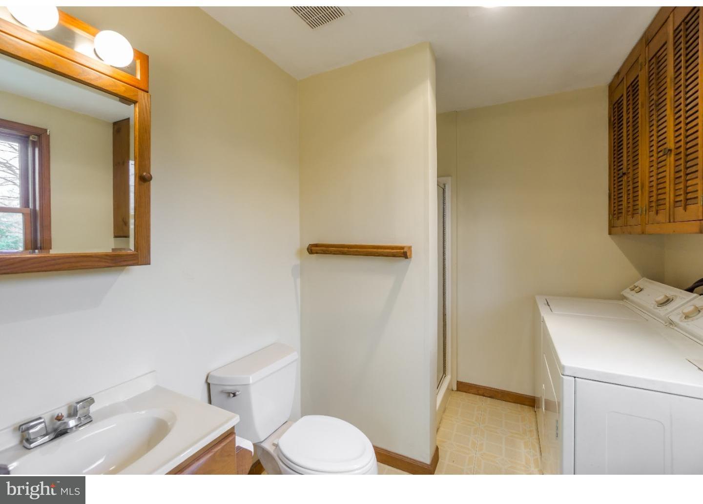 618 Prospect Road Springfield, PA 19064 - Photo 14 of 25 Bathroom