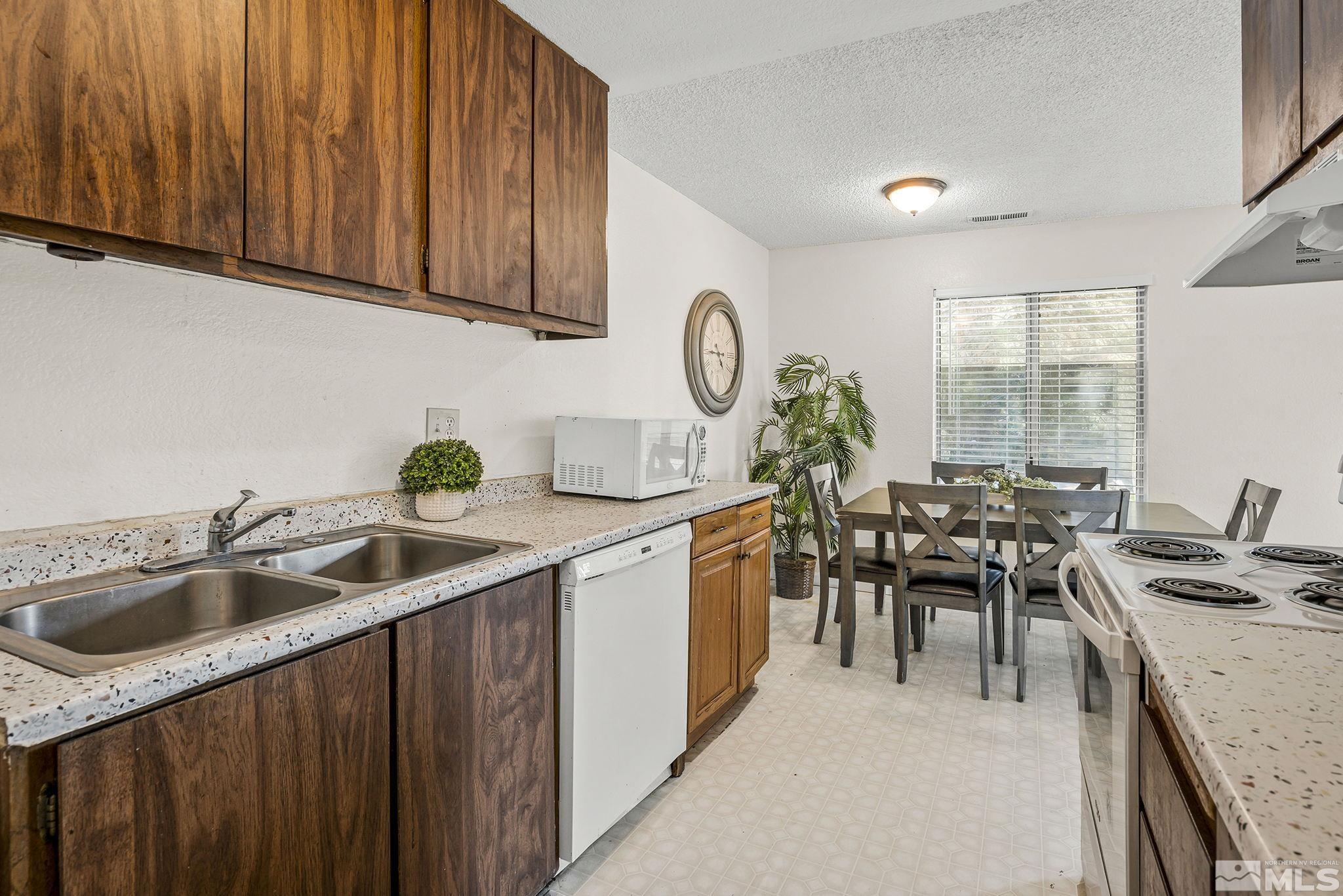 4600 Neil Road, Unit 8 Reno, NV 89502 - Photo 5 of 18 Photo 5
