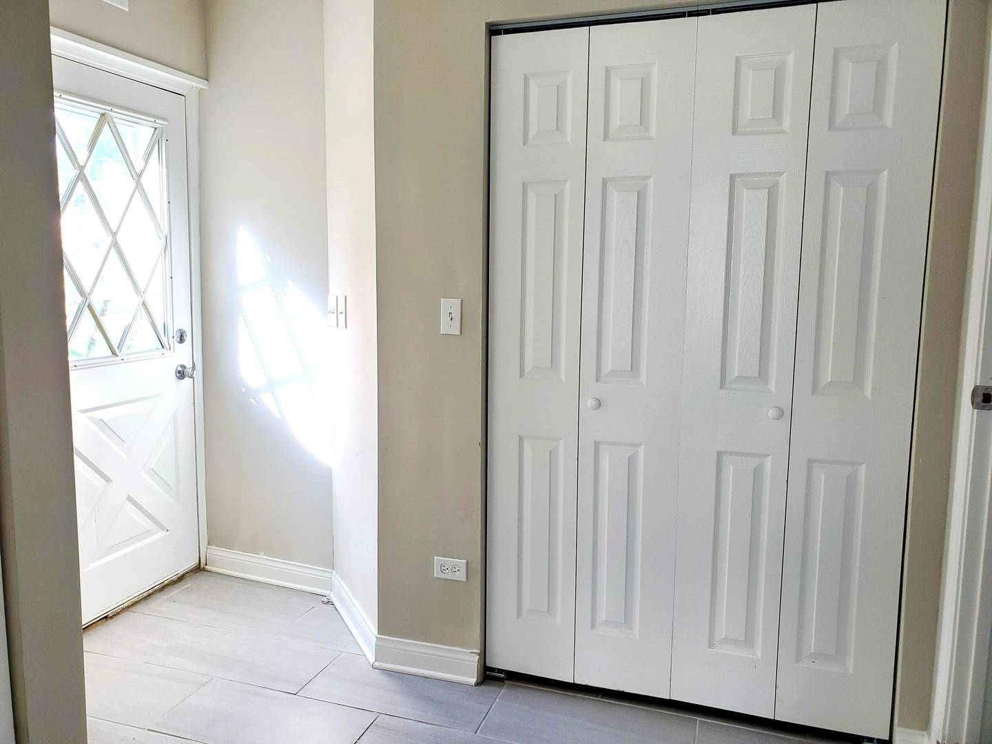 6106 Birmingham Street Chicago Ridge, IL 60415 - Photo 21 of 31 a view of an entryway with wooden floor