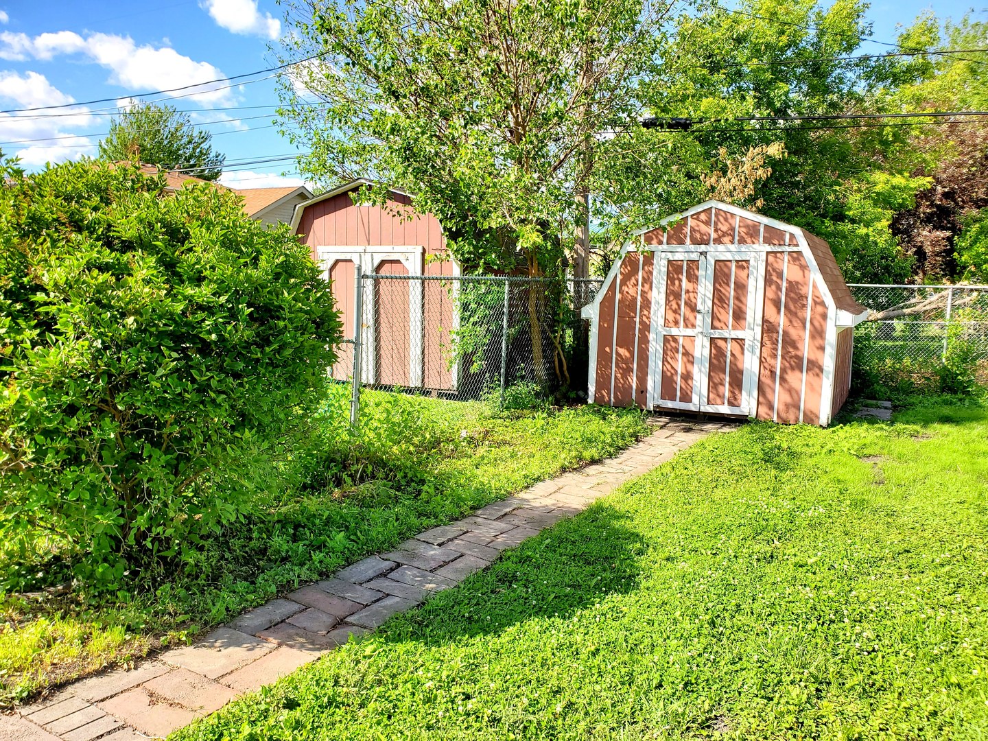 6106 Birmingham Street Chicago Ridge, IL 60415 - Photo 29 of 31 a view of a small garden