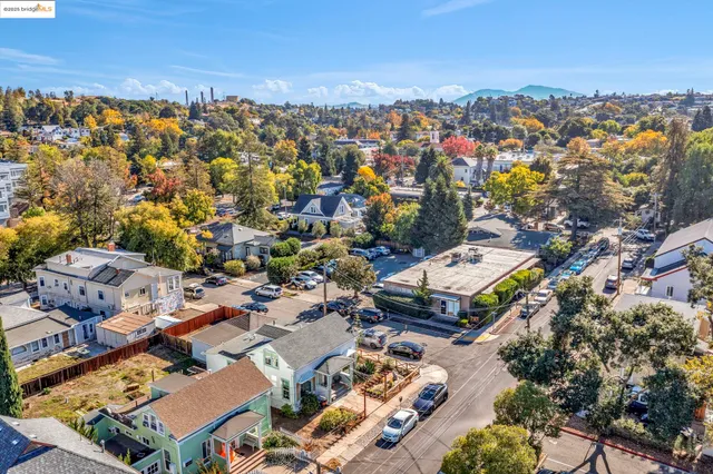 $950,000 | 933-937 Las Juntas Street, Martinez, CA 94553