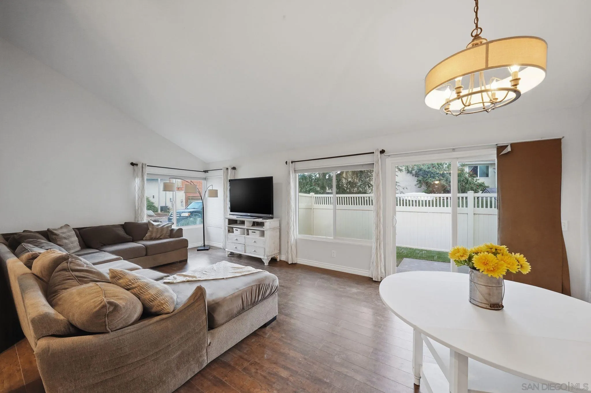 2716 Grade Place Spring Valley, CA 91977 - Photo 5 of 27