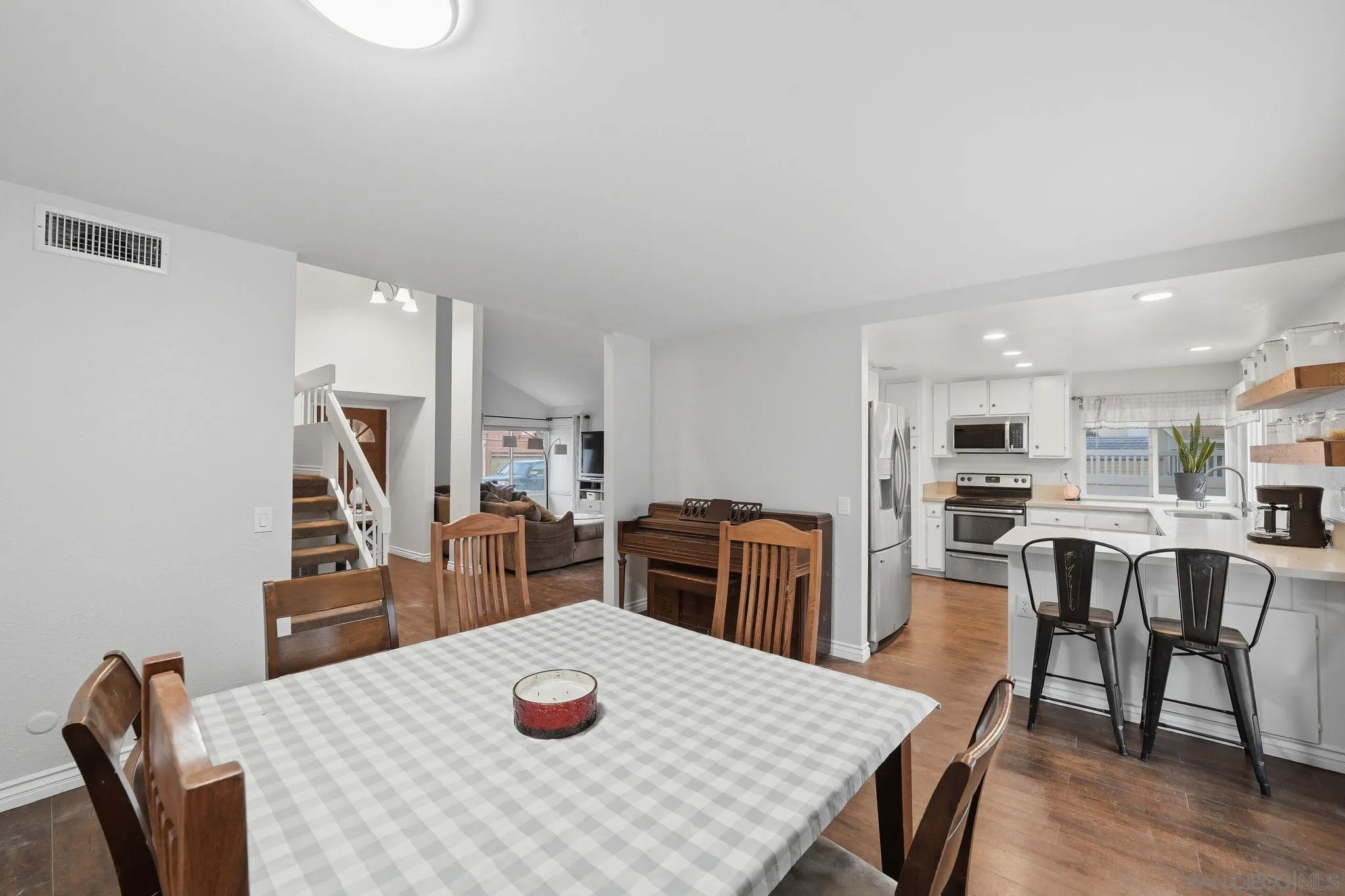 2716 Grade Place Spring Valley, CA 91977 - Photo 9 of 27