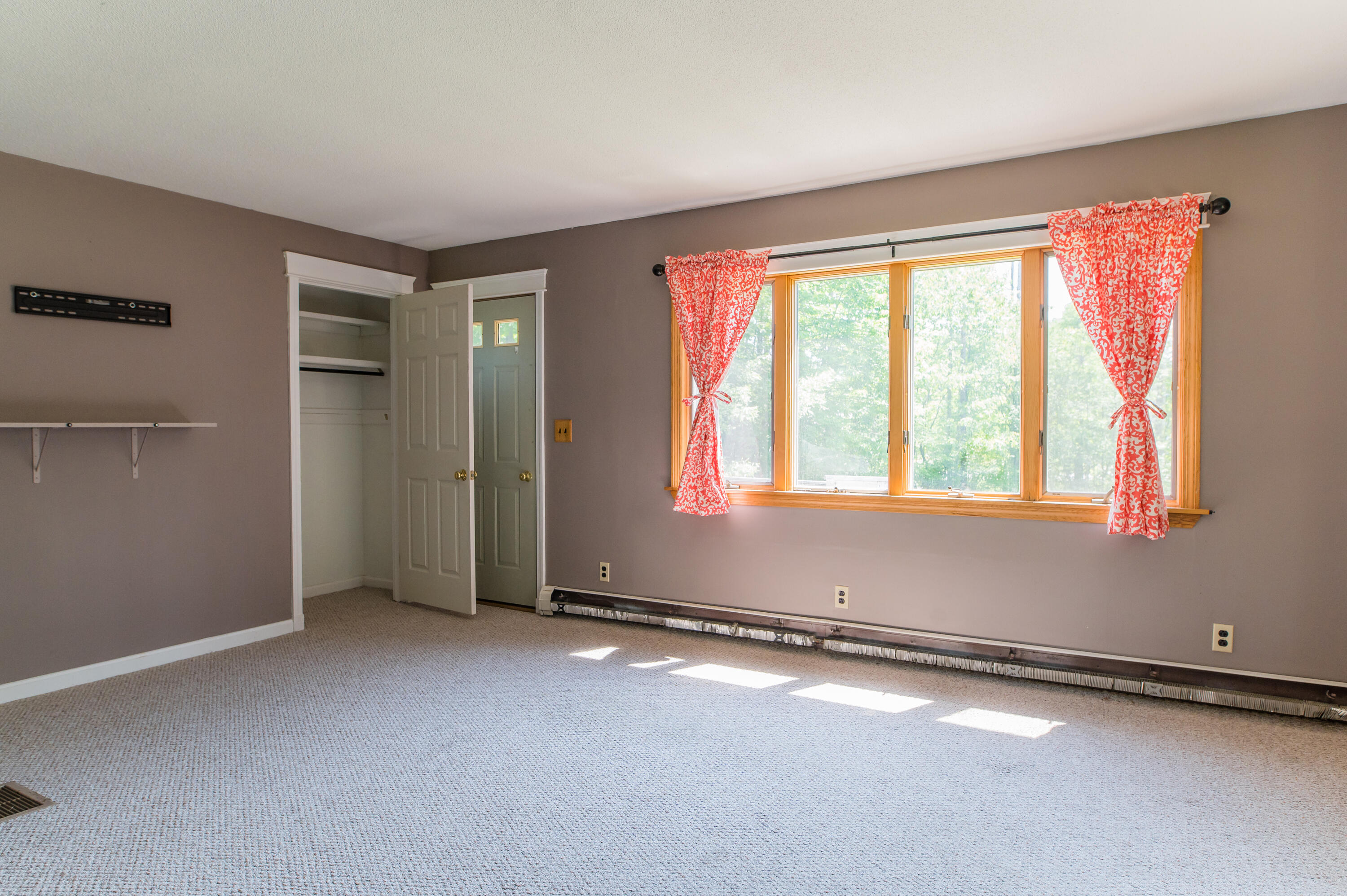145 Dinsmore Road Sidney, ME 04330 - Photo 12 of 26 Living Room