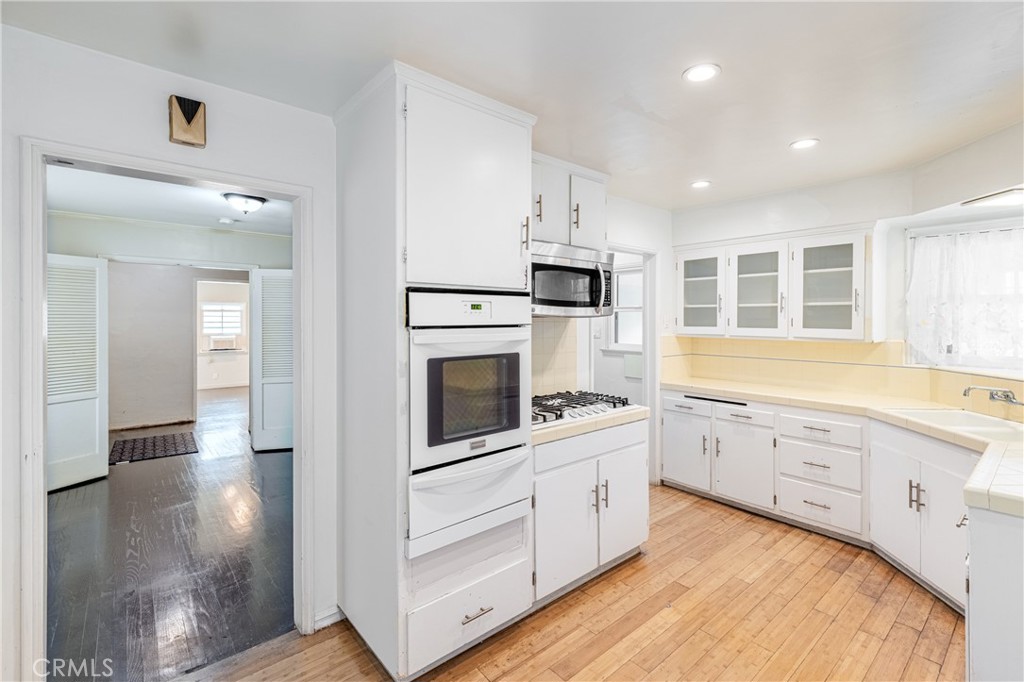 604 Grove Place Glendale, CA 91206 - Photo 17 of 30