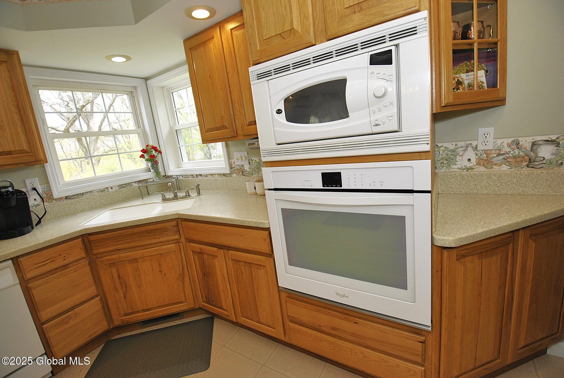 289 Watervliet Shaker Road Colonie, NY 12189 - Photo 9 of 38 _DSC0737-0