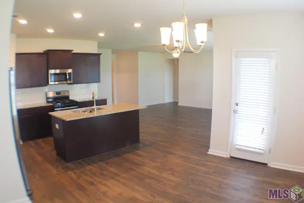 $2,200 | 17609 Eagles Perch Drive, Prairieville, LA 70769