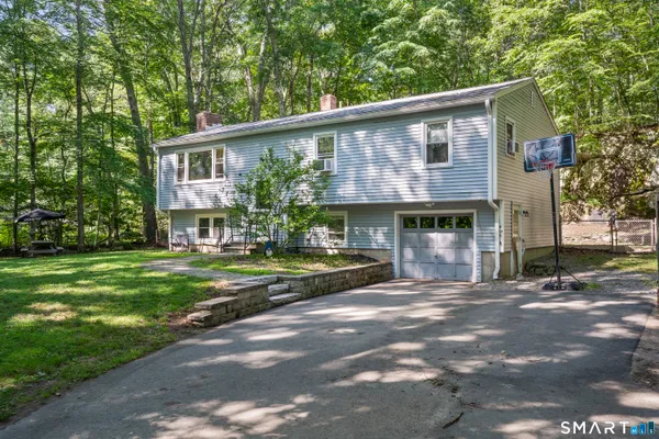 $380,000 | 49 Ironworks Road, Clinton, CT 06413