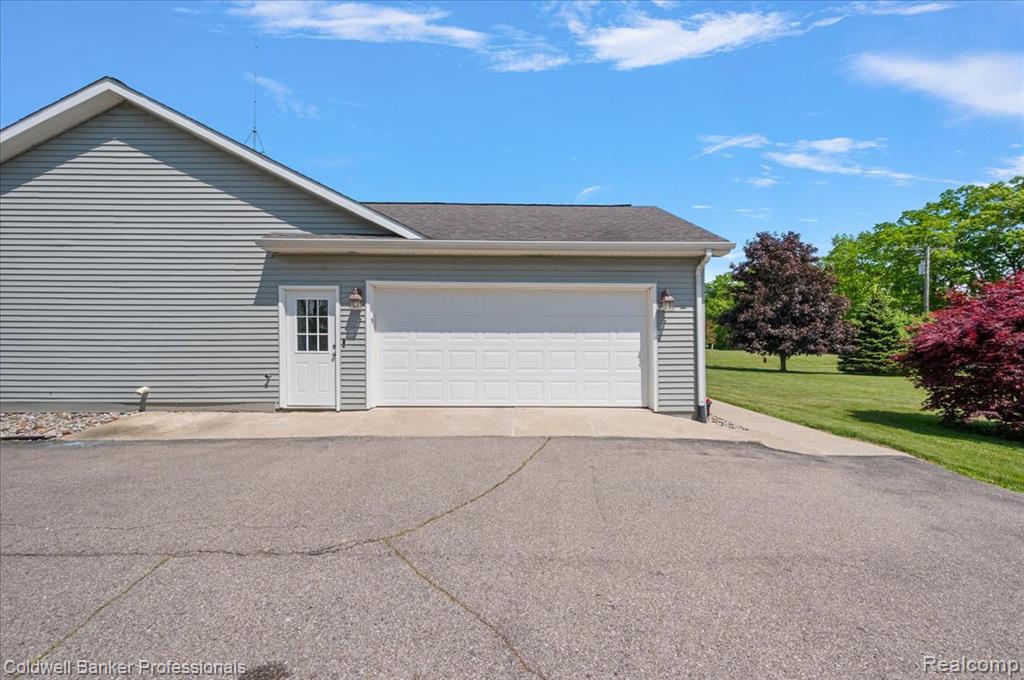 1129 East Coulter Road Lapeer, MI 48446 - Photo 54 of 65