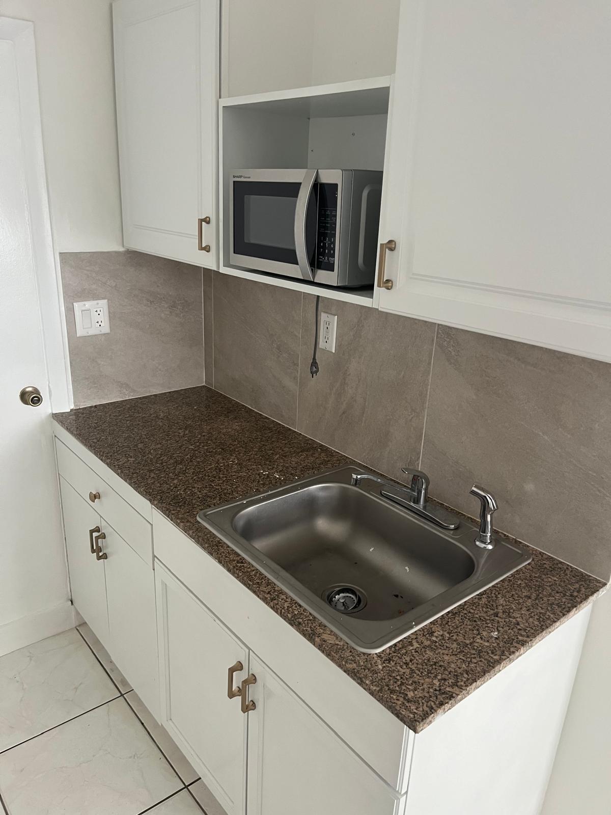 20510 Southwest 115th Road Miami, FL 33189 - Photo 17 of 25 efficiency cocina