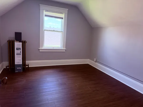$1,095 | 1527 Hayes Avenue, Unit 4, Racine, WI 53405