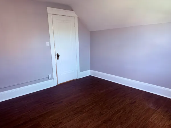 $1,095 | 1527 Hayes Avenue, Unit 4, Racine, WI 53405