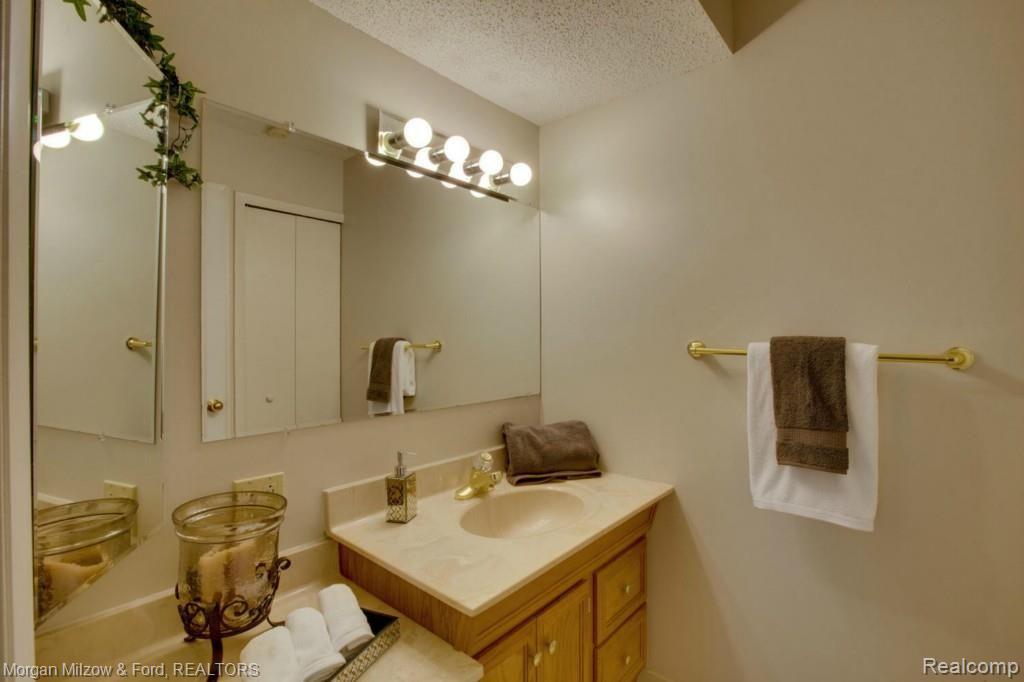 9088 Sashabaw Road Clarkston, MI 48348 - Photo 32 of 39 31b.jpg