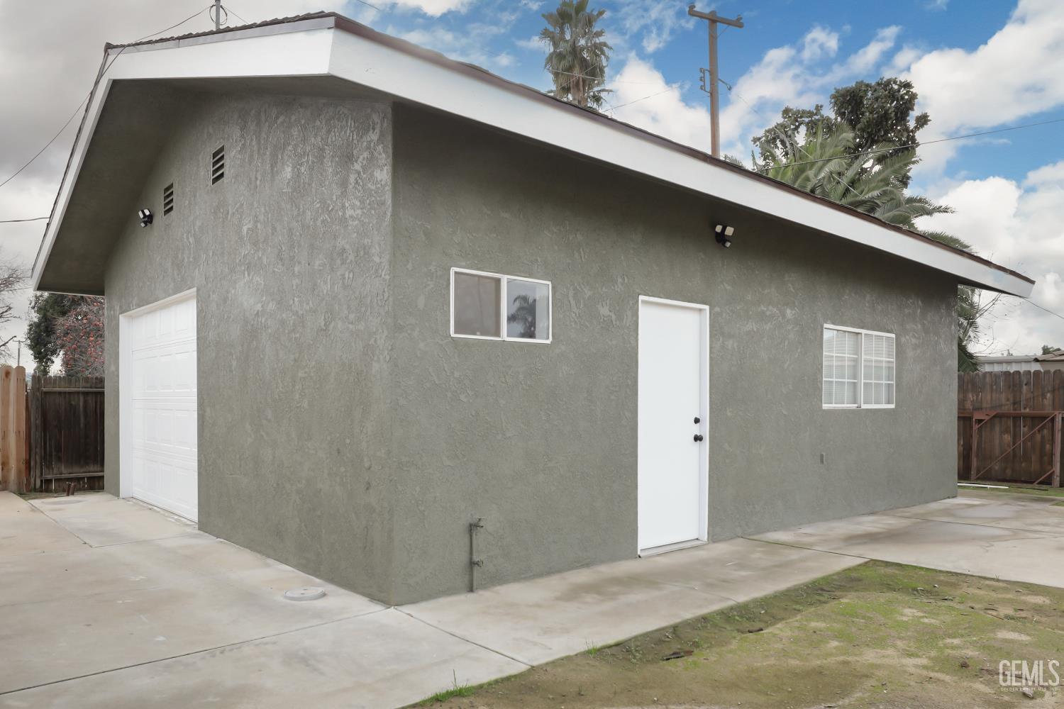 Undisclosed Address Bakersfield, CA 93308 - Photo 8 of 43