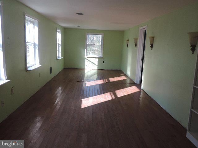 33328 Fox Road Easton, MD 21601 - Photo 6 of 16 Family Room