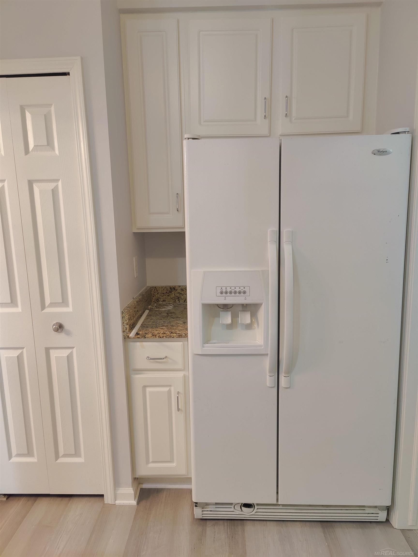 25768 North Maritime Road Harrison Township, MI 48045 - Photo 3 of 10