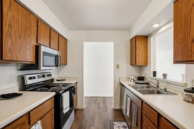 $1,350 | 1132 Morraine View Drive, Madison, WI 53719